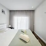 Ocean Breeze - Comfortable Ap Close To The Apartamento
