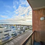 Ocean Breeze - Comfortable Ap Close To The Apartamento